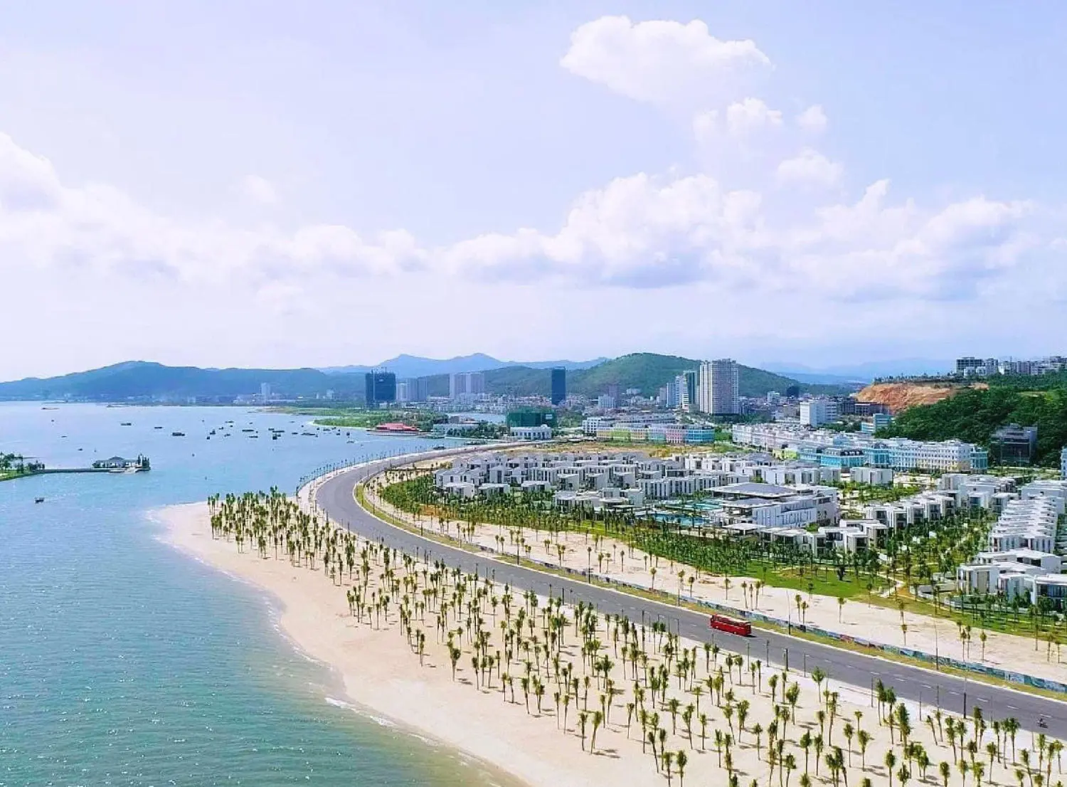 Lịch tr&igrave;nh phượt Hạ Long 2N1Đ v&ocirc; c&ugrave;ng hấp dẫn cho hội đam m&ecirc; kh&aacute;m ph&aacute; 8