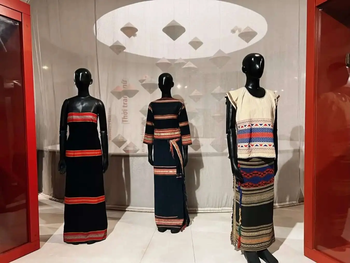 Bảo t&agrave;ng Phụ nữ Việt Nam: Kh&ocirc;ng gian triển l&atilde;m t&ocirc;n vinh n&eacute;t đẹp Việt 15
