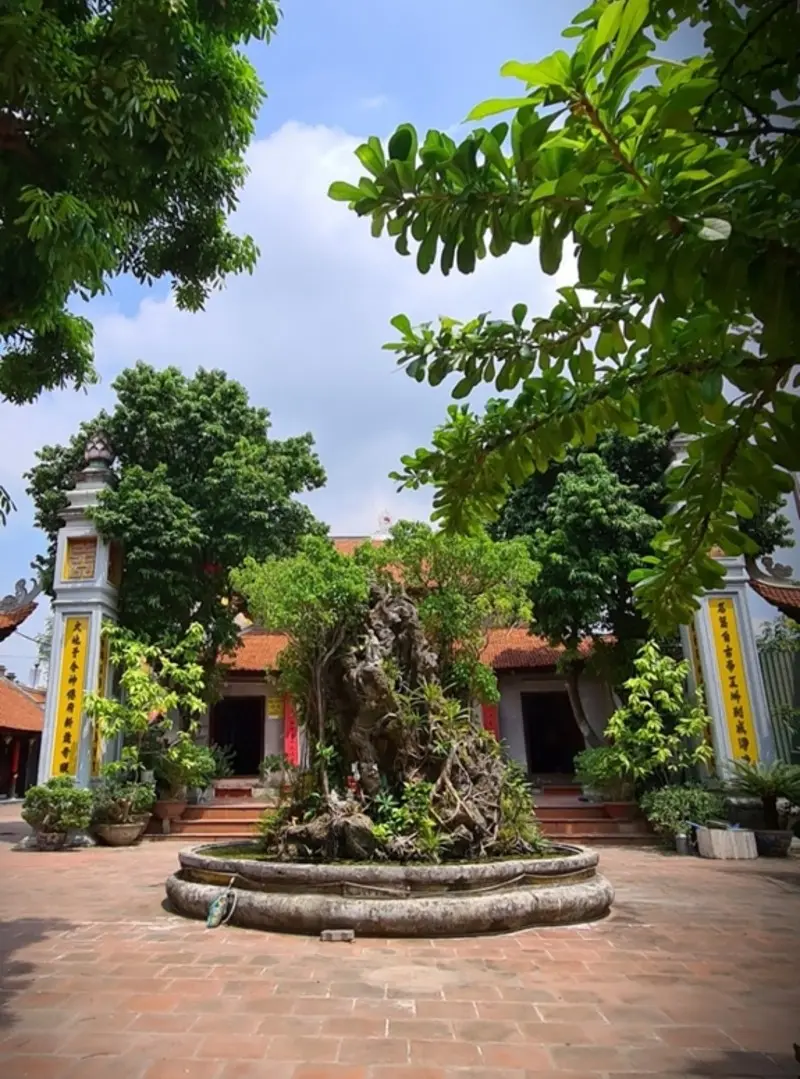 B&iacute;ch C&acirc;u Đạo Qu&aacute;n: Điểm đến nhuốm m&agrave;u t&acirc;m linh tại thủ đ&ocirc; 2