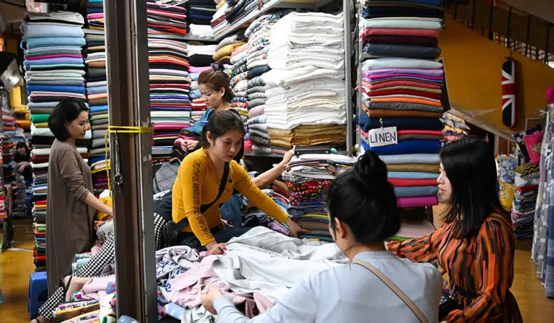 Bỏ t&uacute;i kinh nghiệm oanh tạc chợ H&ocirc;m H&agrave; Nội từ A đến Z 4