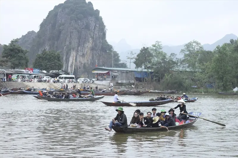 Chi&ecirc;m b&aacute;i ch&ugrave;a Hương: V&ugrave;ng &ldquo;đất thi&ecirc;ng&rdquo; nổi tiếng bao đời tại H&agrave; Nội 11