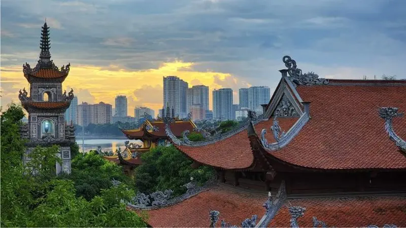 Chi&ecirc;m b&aacute;i ch&ugrave;a Ph&aacute;p V&acirc;n h&agrave;ng trăm năm tuổi giữa l&ograve;ng thủ đ&ocirc; 8