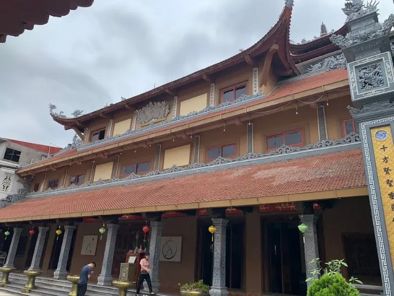 Chi&ecirc;m b&aacute;i ch&ugrave;a Ph&aacute;p V&acirc;n h&agrave;ng trăm năm tuổi giữa l&ograve;ng thủ đ&ocirc; 6