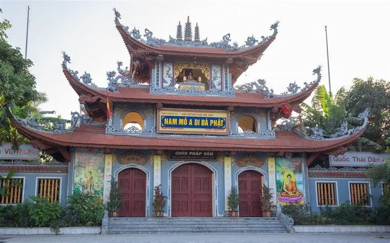 Chi&ecirc;m b&aacute;i ch&ugrave;a Ph&aacute;p V&acirc;n h&agrave;ng trăm năm tuổi giữa l&ograve;ng thủ đ&ocirc; 2