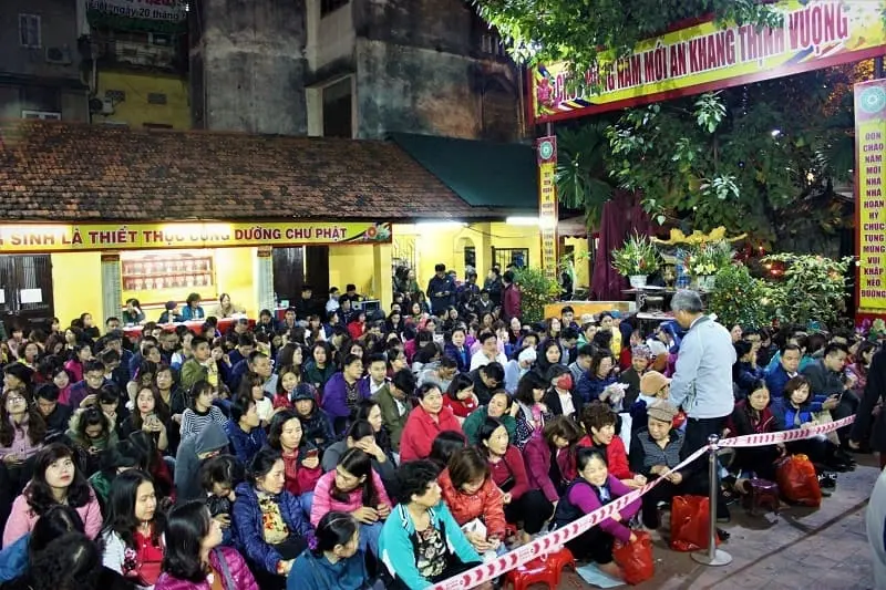 Chi&ecirc;m b&aacute;i Ch&ugrave;a Ph&uacute;c Kh&aacute;nh, địa điểm cầu an giữa l&ograve;ng thủ đ&ocirc; 7