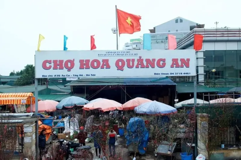 Chợ hoa Quảng An &Acirc;u Cơ: Thi&ecirc;n đường hoa đ&ecirc;m lớn nhất H&agrave; Nội 3