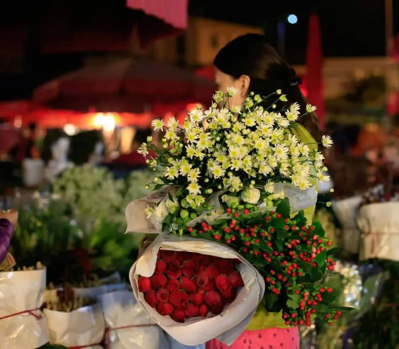 Chợ Hoa T&acirc;y Tựu: Thủ phủ hoa đ&ecirc;m sầm uất nhất H&agrave; Nội 5