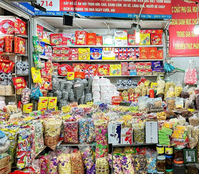 Chợ Mơ H&agrave; Nội: Thi&ecirc;n đường ẩm thực đặc sắc dưới l&ograve;ng đất 3