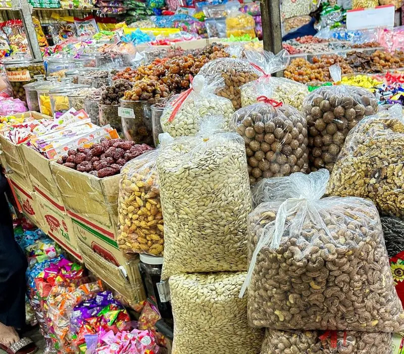 Chợ Mơ H&agrave; Nội: Thi&ecirc;n đường ẩm thực đặc sắc dưới l&ograve;ng đất 9