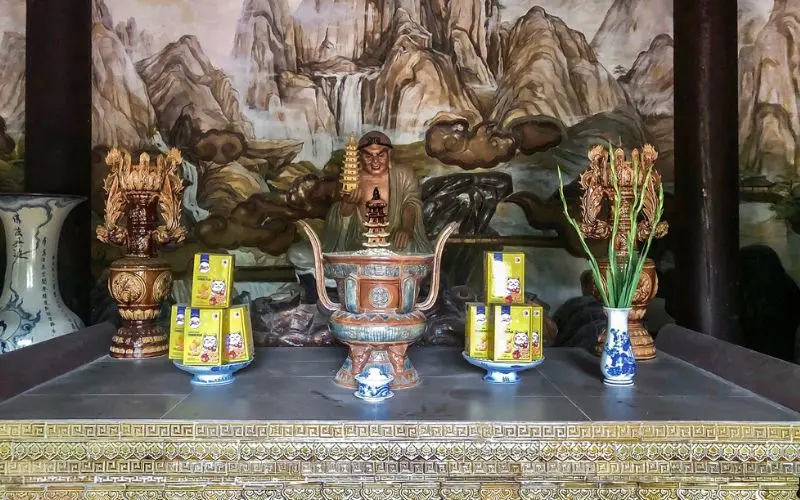 Ch&ugrave;a Ti&ecirc;u Dao: Ng&ocirc;i ch&ugrave;a gốm sứ mang đậm dấu ấn B&aacute;t Tr&agrave;ng 6