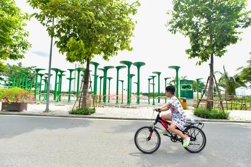 C&ocirc;ng vi&ecirc;n Thi&ecirc;n Văn Học m&ocirc; phỏng kh&ocirc;ng gian vũ trụ trong l&ograve;ng H&agrave; Nội 12