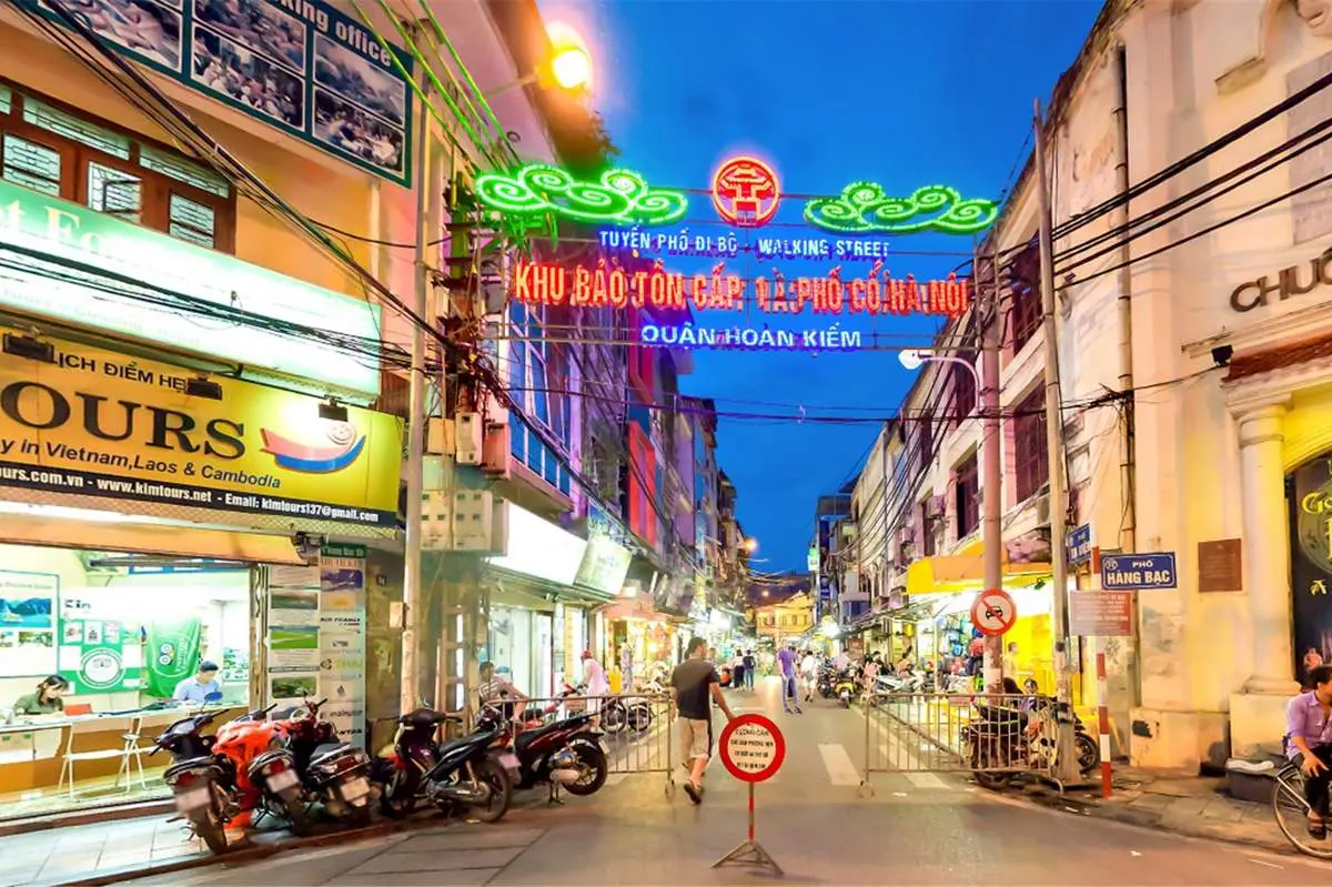 Dạo bước phố Tạ Hiện không ngủ giữa lòng thủ đô 2