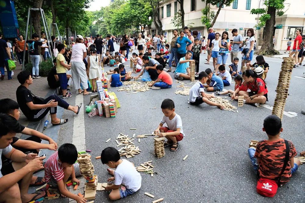 Dạo quanh phố đi bộ H&agrave; Nội tận hưởng kh&ocirc;ng gian tho&aacute;ng đ&atilde;ng 4