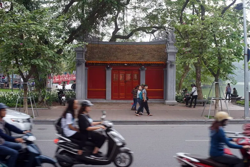 Đền B&agrave; Kiệu di t&iacute;ch linh thi&ecirc;ng b&ecirc;n hồ Ho&agrave;n Kiếm H&agrave; Nội 5