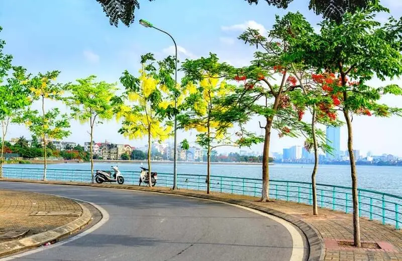 Đến Hồ T&acirc;y ngắm cảnh đẹp c&oacute; một kh&ocirc;ng hai giữa l&ograve;ng thủ đ&ocirc; 3