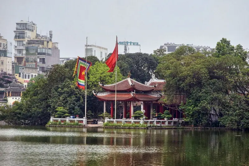Đền Ngọc Sơn huyền thoại soi b&oacute;ng hồ Gươm H&agrave; Nội 5