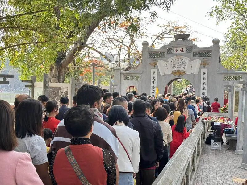 Đền Ngọc Sơn huyền thoại soi b&oacute;ng hồ Gươm H&agrave; Nội 9