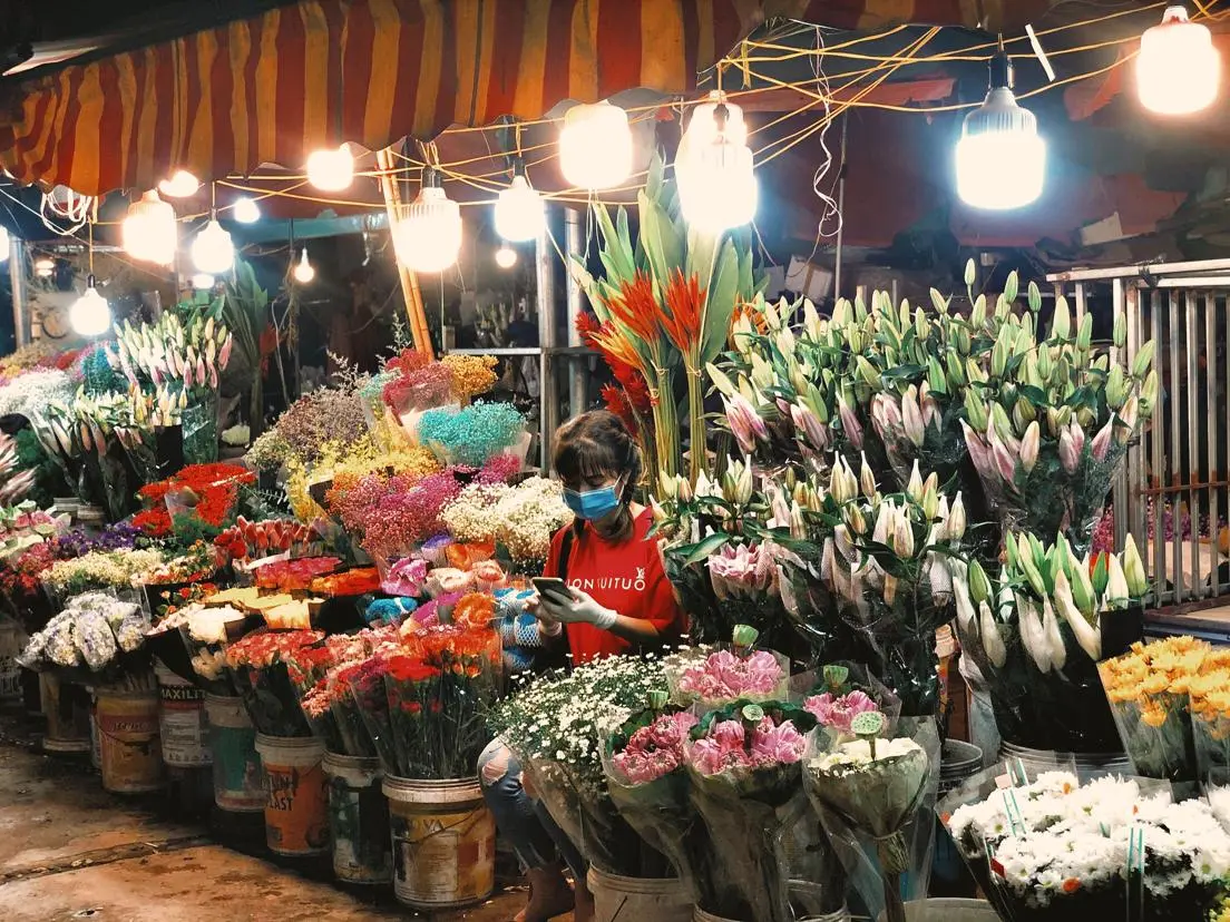 Gh&eacute; Chợ hoa Quảng B&aacute; để trải nghiệm nếp sống th&uacute; vị giữa l&ograve;ng thủ đ&ocirc; 2