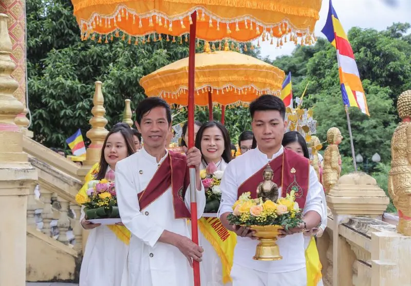 H&agrave;nh tr&igrave;nh kh&aacute;m ph&aacute; L&agrave;ng văn h&oacute;a c&aacute;c d&acirc;n tộc Việt Nam 6