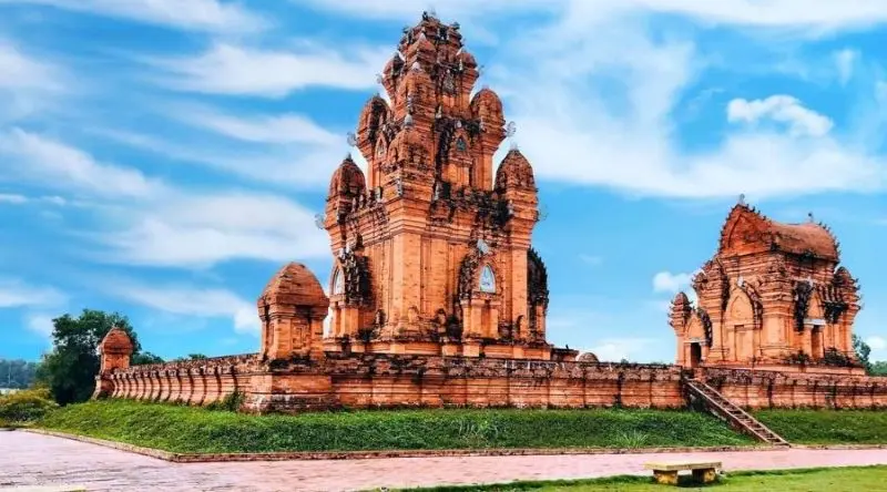 H&agrave;nh tr&igrave;nh kh&aacute;m ph&aacute; L&agrave;ng văn h&oacute;a c&aacute;c d&acirc;n tộc Việt Nam 2