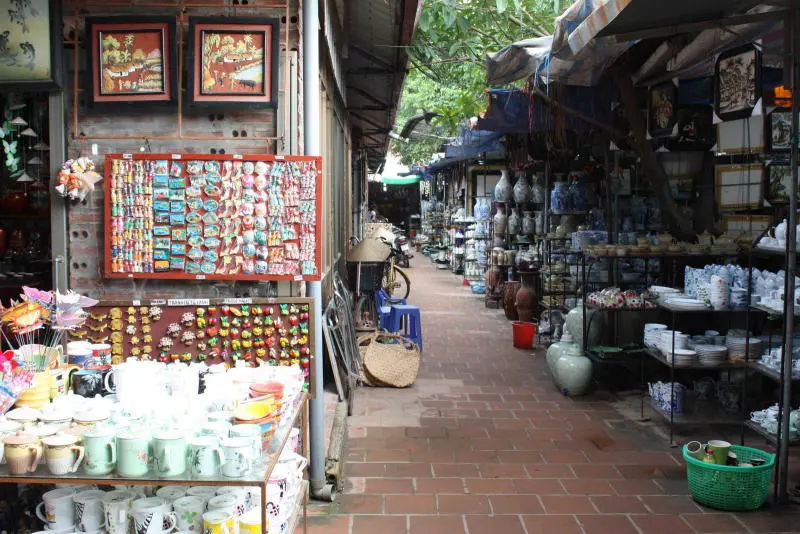 Kh&aacute;m ph&aacute; Chợ gốm B&aacute;t Tr&agrave;ng, tinh hoa nghệ thuật v&agrave; văn h&oacute;a 2