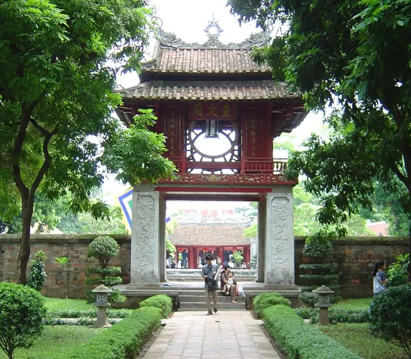 Khám phá hồ Giảng Võ: Vẻ đẹp thiên nhiên của Hà Nội 8