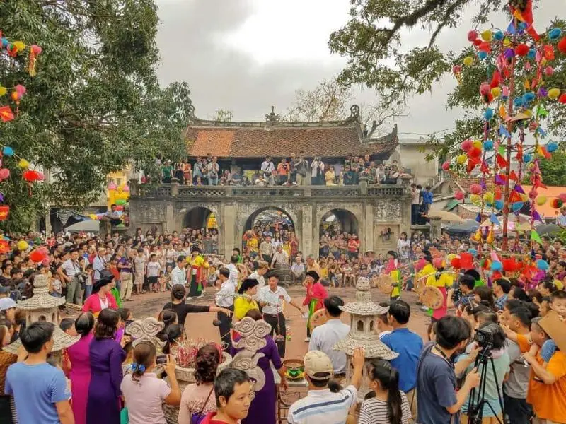 Kh&aacute;m ph&aacute; l&agrave;ng n&oacute;n Chu&ocirc;ng mang đậm hồn Việt giữa l&ograve;ng thủ đ&ocirc; 7