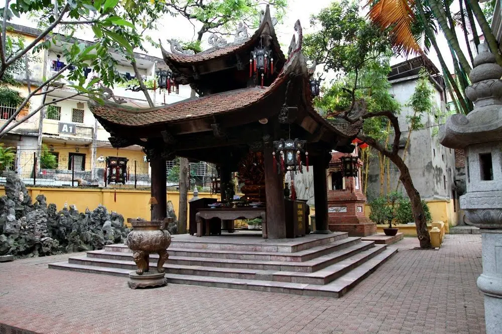 Kh&aacute;m ph&aacute; top 5 ng&ocirc;i ch&ugrave;a cầu duy&ecirc;n ở H&agrave; Nội 10