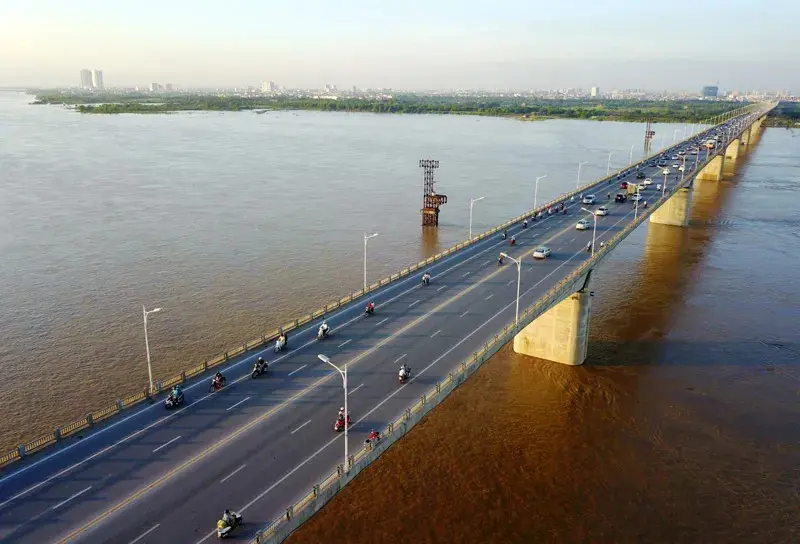 Kh&aacute;m ph&aacute; vẻ đẹp rực rỡ về đ&ecirc;m của cầu Vĩnh Tuy 2