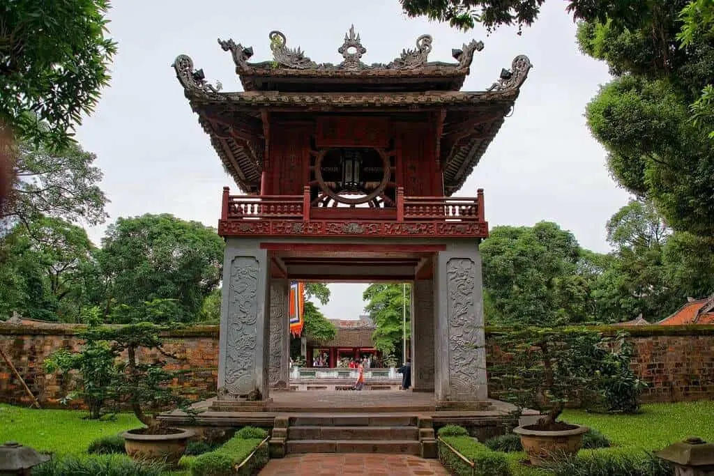 Kinh nghiệm tham quan Văn Miếu-Quốc Tử Gi&aacute;m chi tiết 2026 4