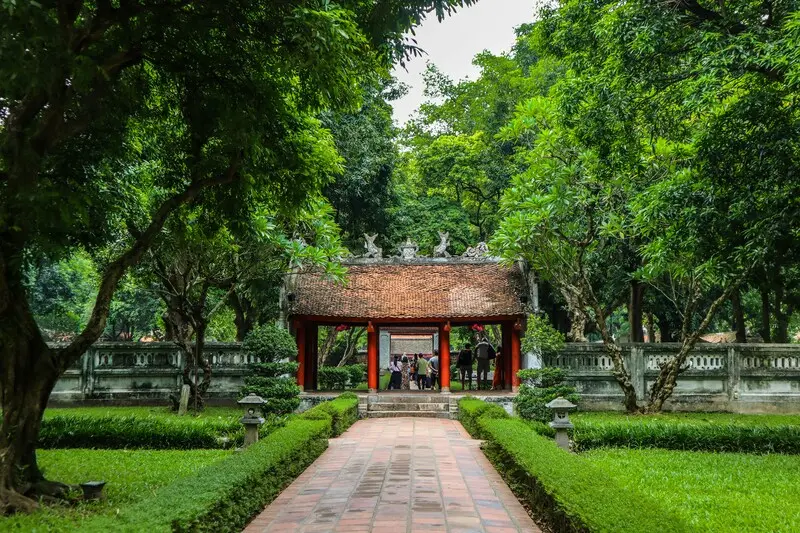 Kinh nghiệm tham quan Văn Miếu-Quốc Tử Gi&aacute;m chi tiết 2026 11