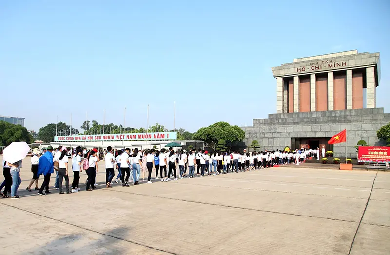 Kinh nghiệm thăm viếng Lăng Chủ tịch Hồ Ch&iacute; Minh 6