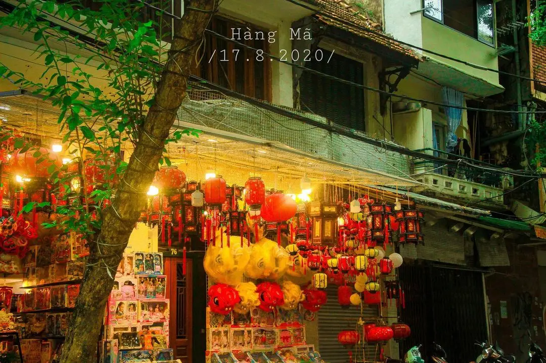 Lung linh Phố H&agrave;ng M&atilde; - Nơi &aacute;nh đ&egrave;n chưa bao giờ tắt v&agrave;o những dịp lễ, Tết 9