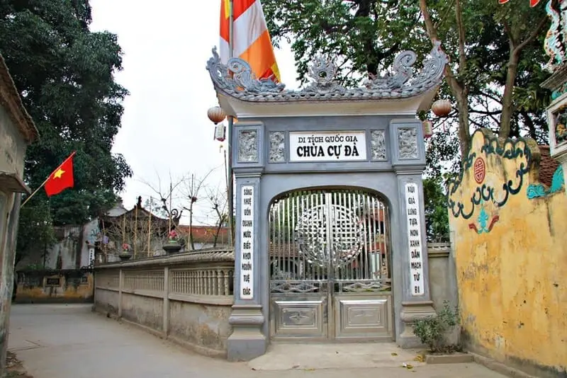 Men theo ng&otilde; nhỏ về L&agrave;ng Cự Đ&agrave; h&aacute;t kh&uacute;c b&igrave;nh y&ecirc;n 8