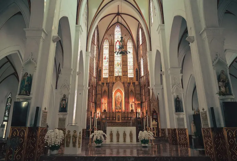 Nh&agrave; thờ lớn H&agrave; Nội với kiến tr&uacute;c Gothic nổi bật giữa l&ograve;ng thủ đ&ocirc; 12
