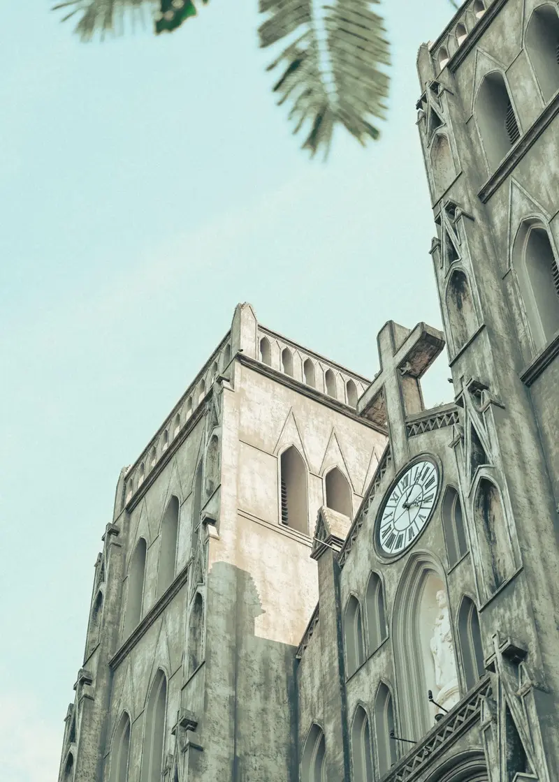 Nh&agrave; thờ lớn H&agrave; Nội với kiến tr&uacute;c Gothic nổi bật giữa l&ograve;ng thủ đ&ocirc; 6