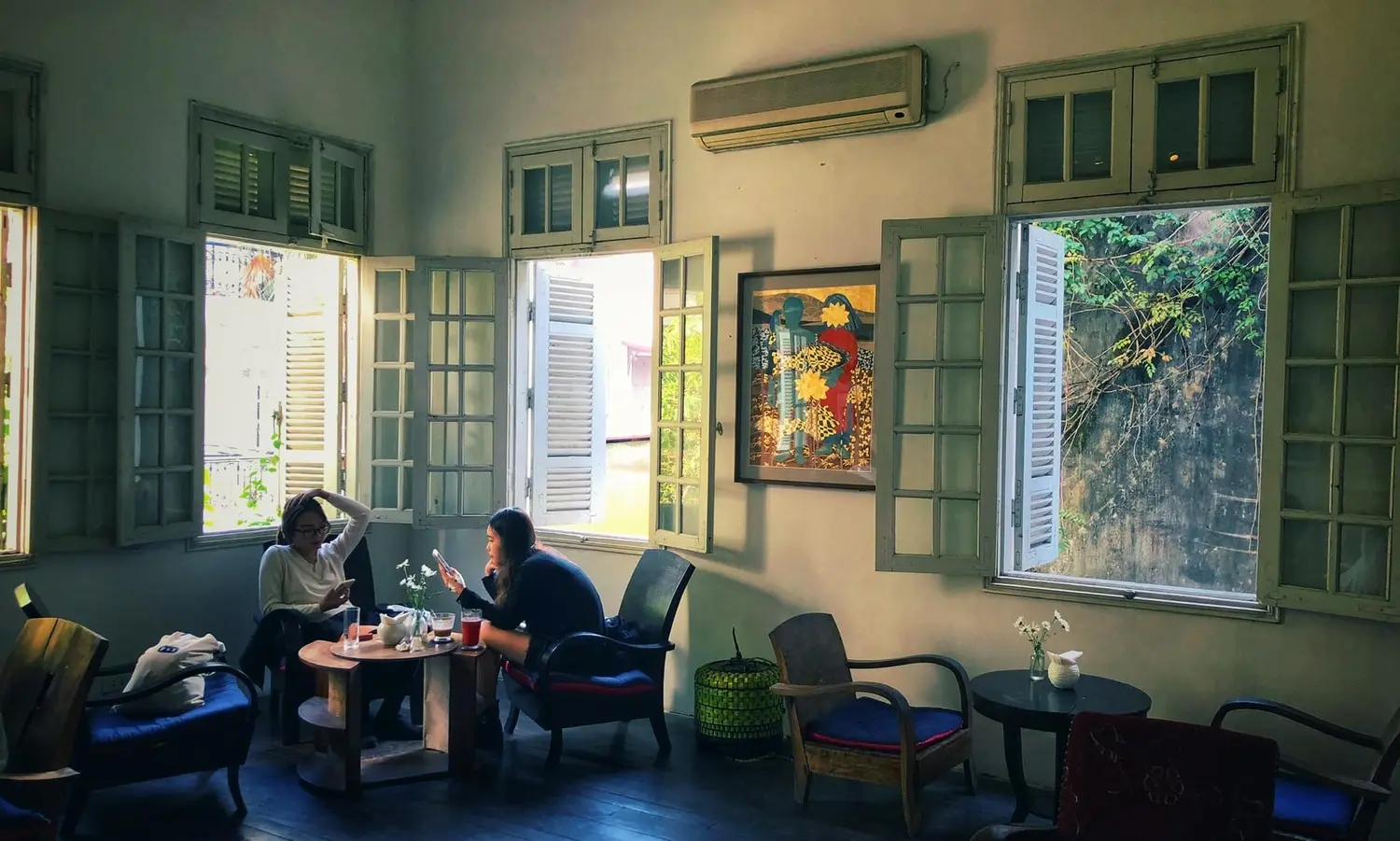 Săn l&ugrave;ng những kh&ocirc;ng gian nghệ thuật ở H&agrave; Nội đang h&oacute;t h&ograve;n họt 10