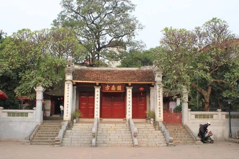Tham quan ch&ugrave;a Kim Li&ecirc;n cổ k&iacute;nh, uy nghi giữa l&ograve;ng H&agrave; Nội 8
