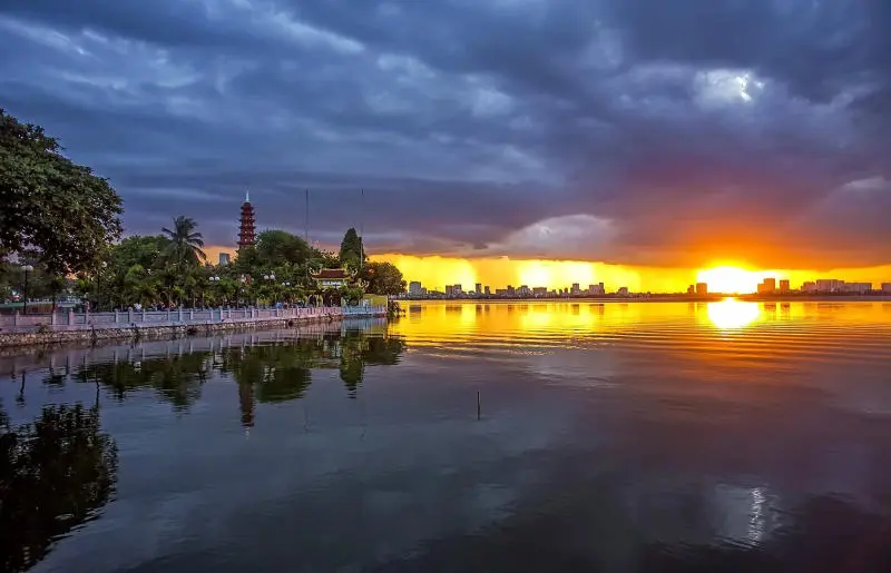 Tham quan ch&ugrave;a Kim Li&ecirc;n cổ k&iacute;nh, uy nghi giữa l&ograve;ng H&agrave; Nội 5