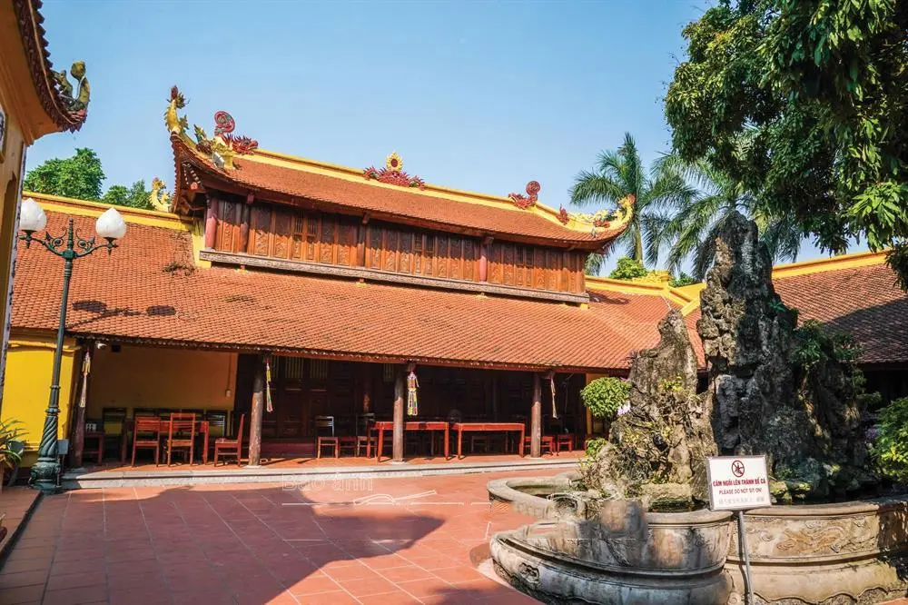 Tham quan ch&ugrave;a Trấn Quốc ng&agrave;n năm tuổi b&ecirc;n hồ T&acirc;y 16
