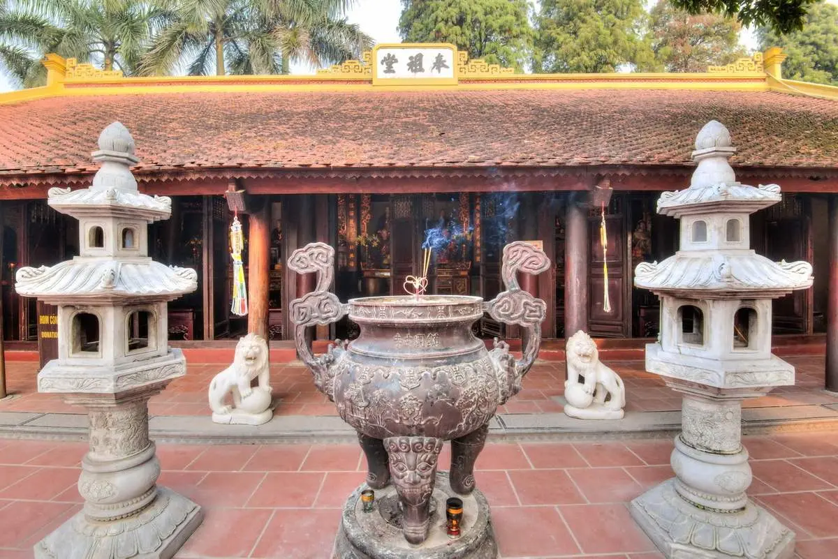 Tham quan ch&ugrave;a Trấn Quốc ng&agrave;n năm tuổi b&ecirc;n hồ T&acirc;y 15