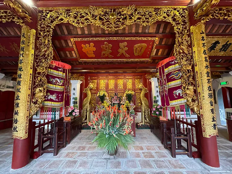 Tham quan đền Ngọc Sơn, chi&ecirc;m nghiệm vẻ đẹp t&acirc;m linh l&acirc;u đời 9