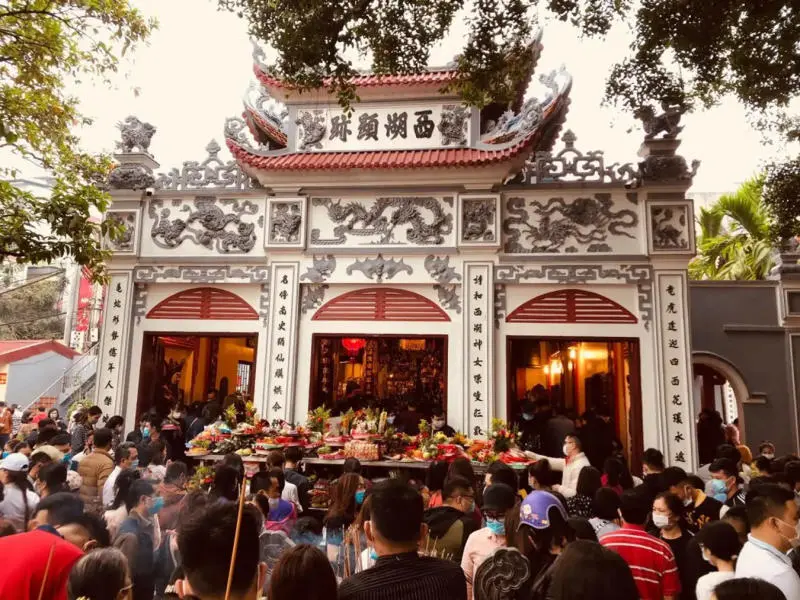 Tham quan Phủ T&acirc;y Hồ linh thi&ecirc;ng giữa l&ograve;ng thủ đ&ocirc; 2