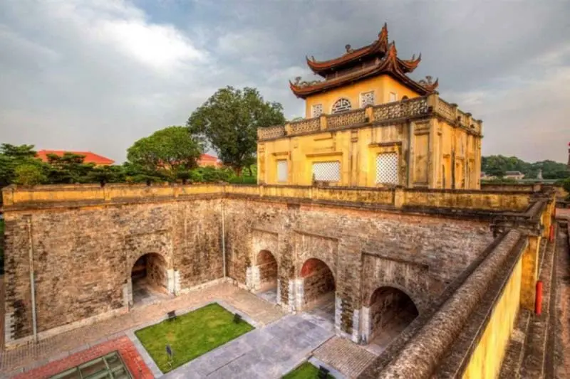 Th&aacute;p H&ograve;a Phong, dấu t&iacute;ch lịch sử trăm năm c&ograve;n m&atilde;i c&ugrave;ng thủ đ&ocirc; 13