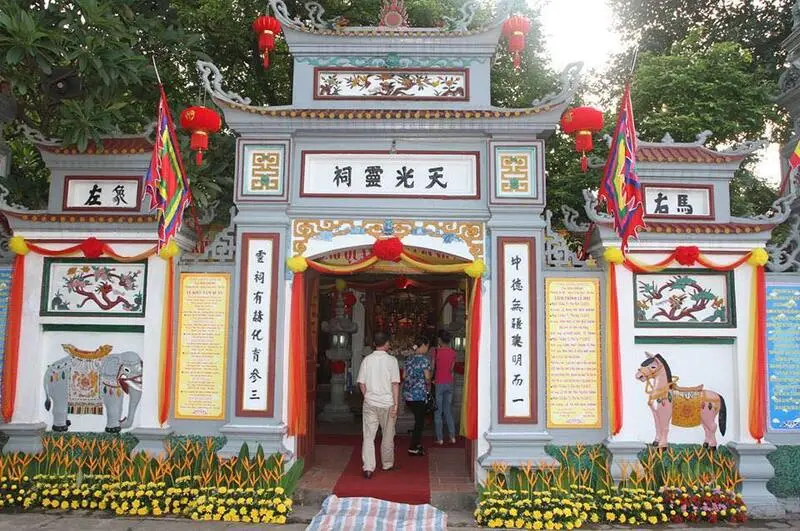 Trải nghiệm đền Ghềnh linh thi&ecirc;ng b&ecirc;n d&ograve;ng s&ocirc;ng Hồng H&agrave; Nội 8