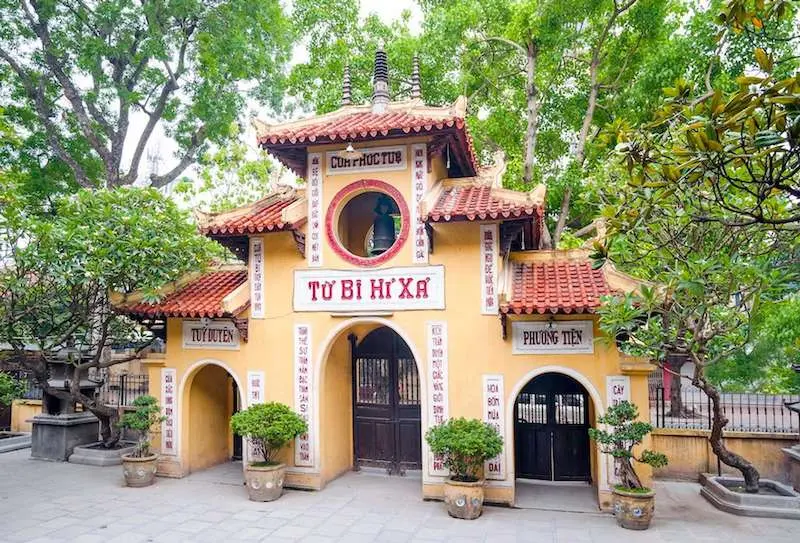 V&atilde;n cảnh ch&ugrave;a Qu&aacute;n Sứ nổi tiếng linh thi&ecirc;ng c&ugrave;ng vẻ đẹp mi&ecirc;n man ho&agrave;i cổ 2