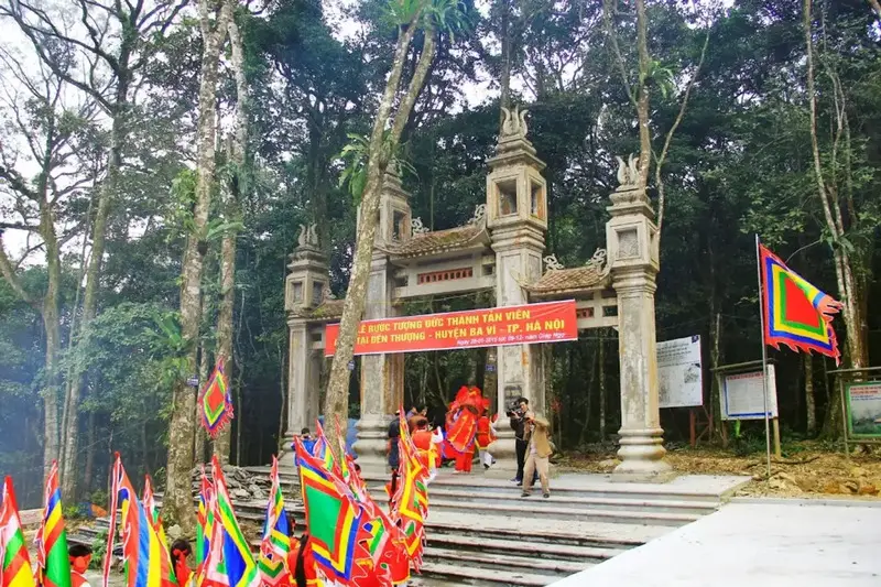 Viếng thăm Đền Thượng Ba V&igrave;, kh&ocirc;ng gian linh thi&ecirc;ng tr&ecirc;n n&uacute;i Tản 7
