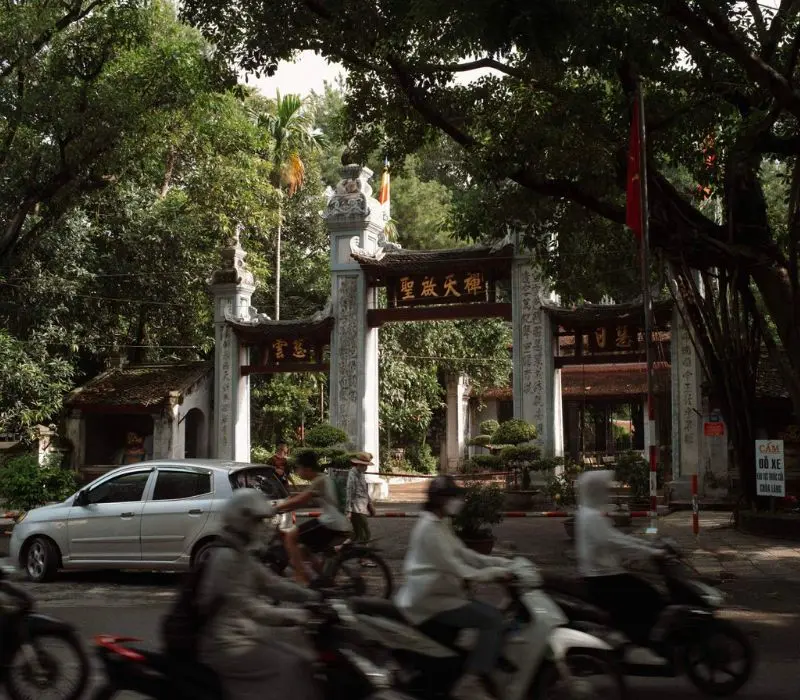 Viếng thăm chùa Láng với nét đẹp uy nghi gần 900 năm tuổi