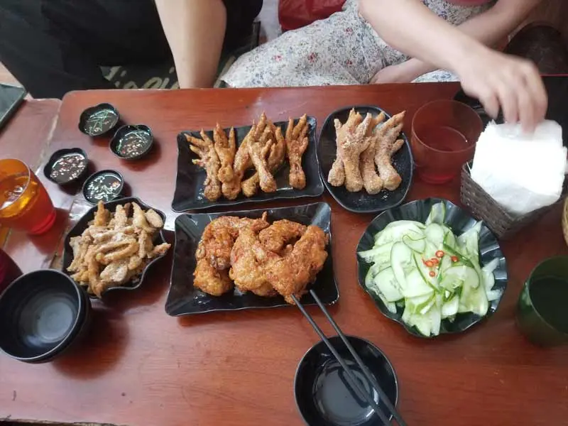 10+ qu&aacute;n ch&acirc;n g&agrave; nướng H&agrave; Nội ngon thần sầu 9