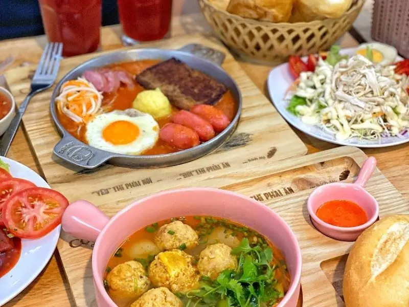 13 qu&aacute;n ăn trưa H&agrave; Nội: Từ nh&agrave; h&agrave;ng sang trọng đến b&igrave;nh d&acirc;n 11